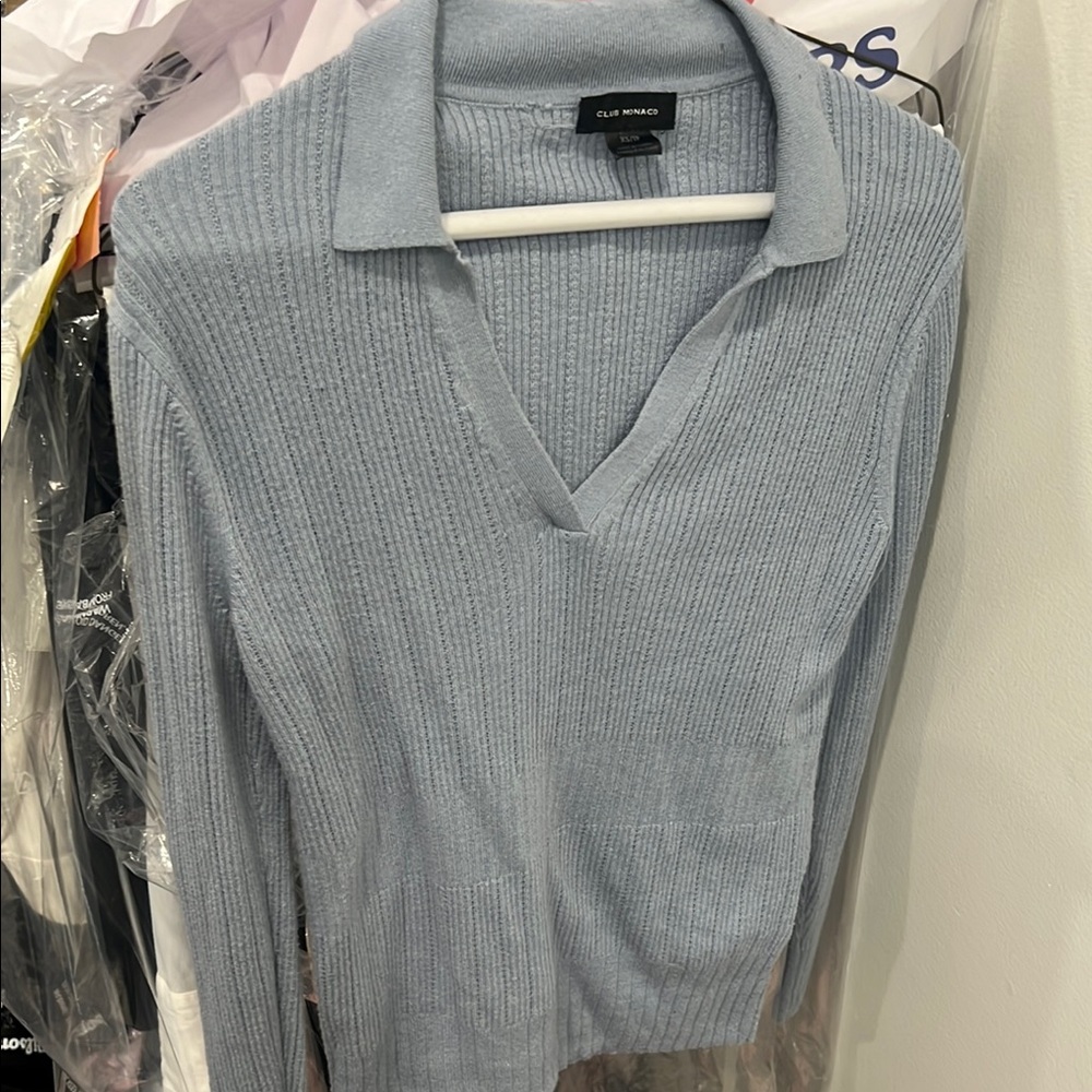 Club Monaco Women's Light Blue V-Neck Sweater